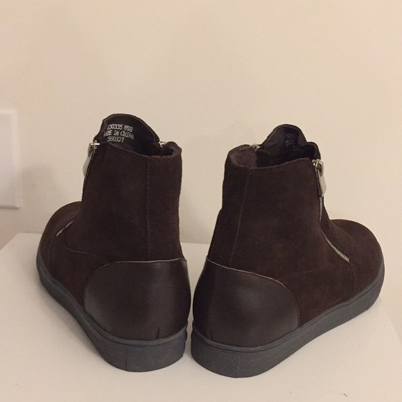 NWOT Grow 2 1/4” inches instantly. Sz 9 - Picture 2 of 2